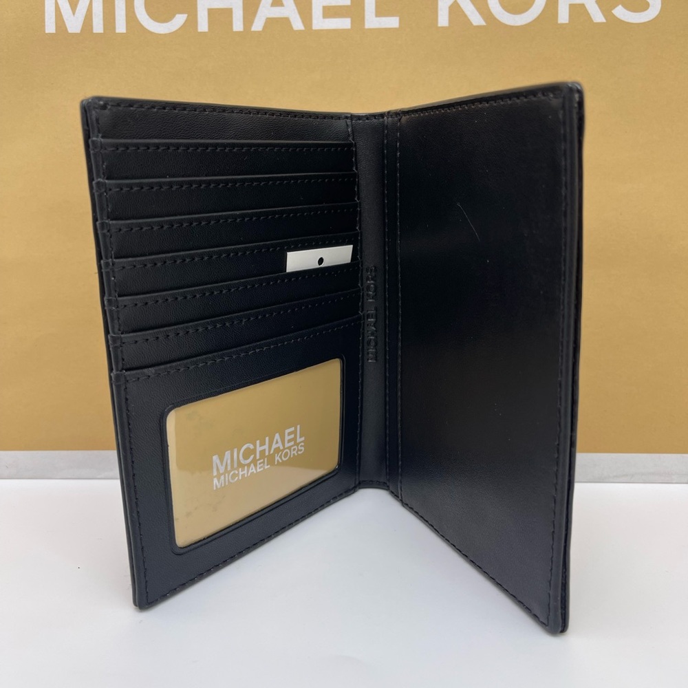 Michael Kors Jet Set Travel Md Sign Patent Logo Debossed  Passport Case
Black - Picture 3 of 16